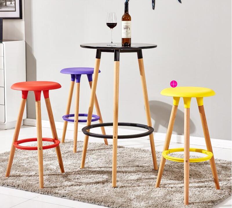 Màu sắc đa dạng, chất lượng vượt trội giúp ghế mặt nhựa chân gỗ thu hút nhiều người lựa chọn