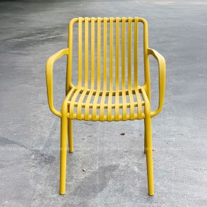 Ghế Nhựa Đúc Nguyên Khối Có Tay LA3046