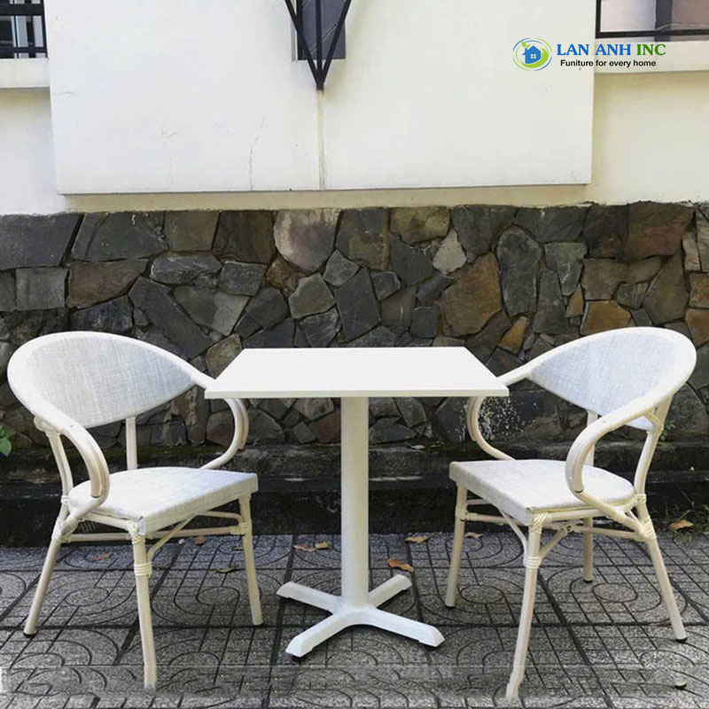 Bàn vuông cafe nhà hàng sắt sơn tĩnh điện màu trắng sang trọng Bàn vuông cafe nhà hàng sắt sơn tĩnh điện màu trắng sang trọng