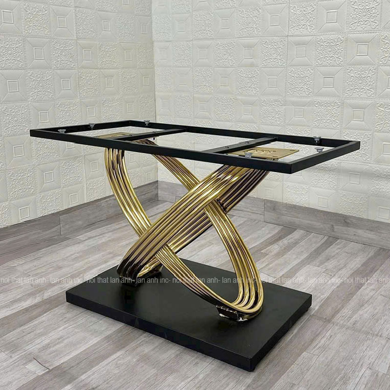 Chân bàn ăn LACB20 nghệ thuật inox mạ vàng cao cấp, hình thực tế. Chân bàn ăn LACB20 nghệ thuật inox mạ vàng cao cấp, hình thực tế.