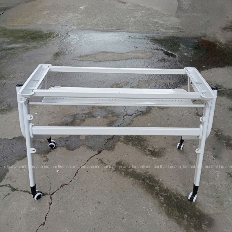 Hình thực tế chân bàn văn phòng LACB30 gấp gọn có bánh xe di chuyển tiện lợi. Hình thực tế chân bàn văn phòng LACB30 gấp gọn có bánh xe di chuyển tiện lợi.