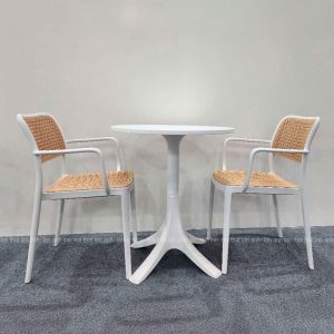 Bộ bàn cafe tròn 2 ghế nhựa giả mây BBCF94