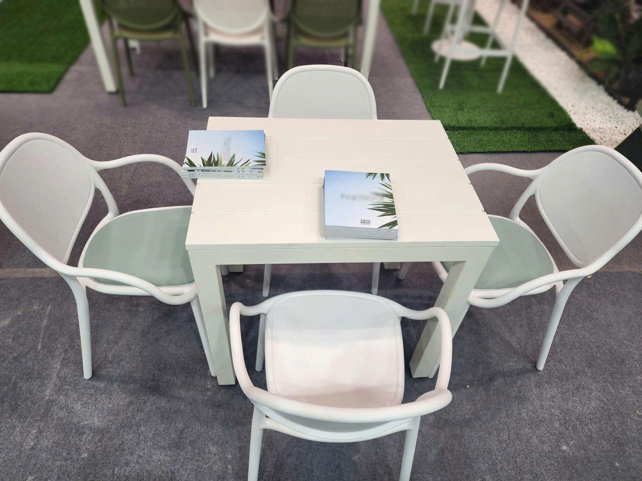 Bộ bàn ghế cafe BBCF95 nhà hàng cao cấp Bộ bàn ghế cafe BBCF95 nhà hàng cao cấp